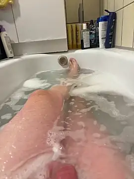 David19932908 online show from October 2025 02:18:02 PM