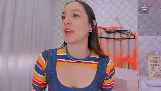 Pia Johnson  online show from October 2025 11:44:01 AM