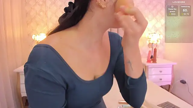 Pia Johnson  online show from March 2026 11:26:02 AM