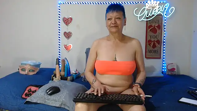 Snapshot of loquitaqueen011 chatting on July 2026 03:30:01 PM loquitaqueen011 online show from July 2026 03:30:01 PM