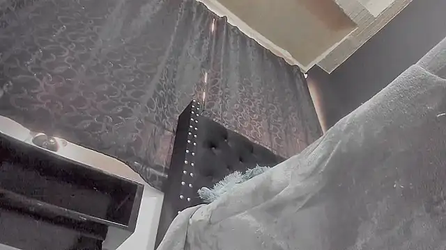 amareto queen online show from January 2026 08:21:02 PM