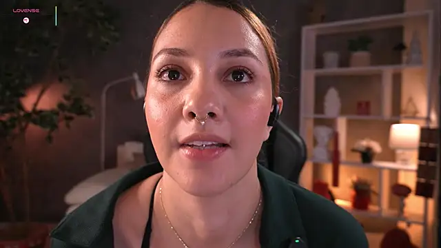 RedJasmine  online show from April 2026 10:29:02 PM