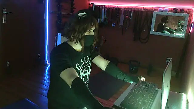Ginny-the-bdsm-nympho online show from April 2026 05:41:01 PM