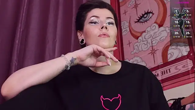 Luna Blake online show from February 2025 07:39:01 PM