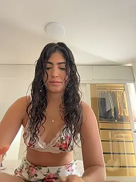 Snapshot of Gaby_zahir_ chatting on October 2025 03:25:01 PM Gaby zahir online show from October 2025 03:25:01 PM