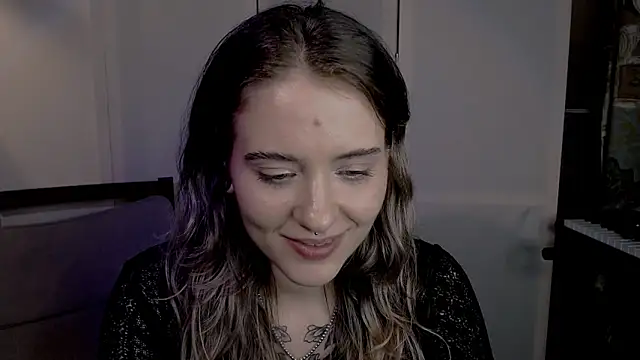 Snapshot of risha_laas chatting on December 2024 01:47:01 AM risha laas online show from December 2024 01:47:01 AM