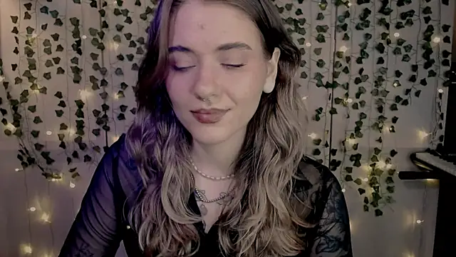 Snapshot of risha_laas chatting on February 2025 07:23:02 PM risha laas online show from February 2025 07:23:02 PM