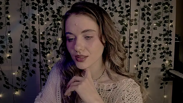 Snapshot of risha_laas chatting on February 2025 05:15:01 PM risha laas online show from February 2025 05:15:01 PM