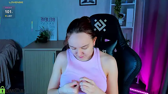 Fera1 Berry online show from November 2025 03:33:01 PM