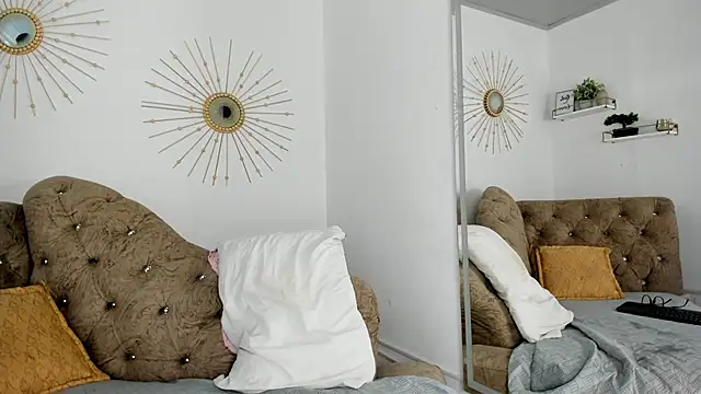 Naughty  Mom online show from March 2025 06:19:01 PM