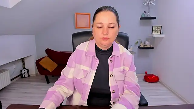 LollaGirl online show from March 2026 04:15:02 AM