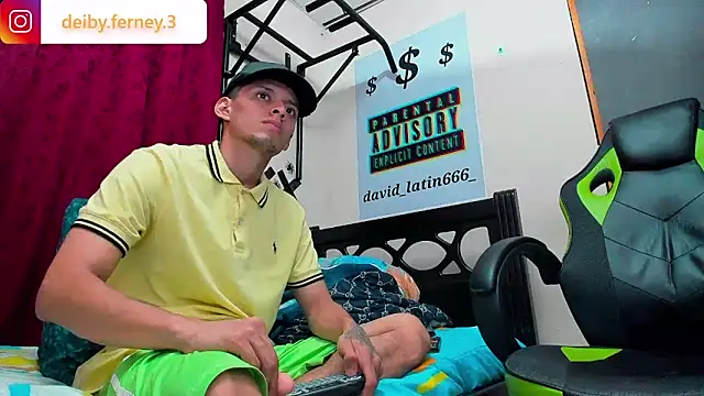 davidlatin66 online show from February 2025 02:32:02 AM