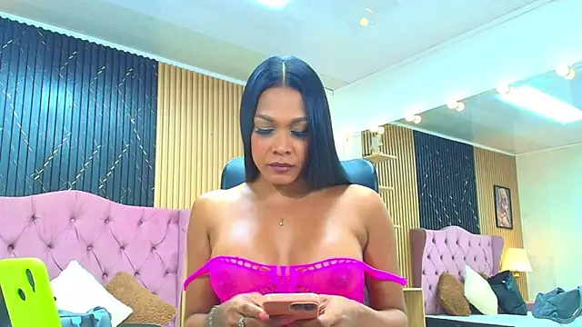 BARBIE BROWNN online show from March 2026 02:01:01 PM