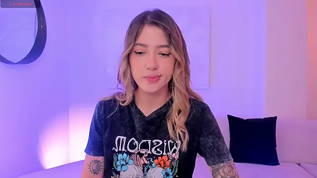 EveBensonX online show from March 2025 12:34:02 PM