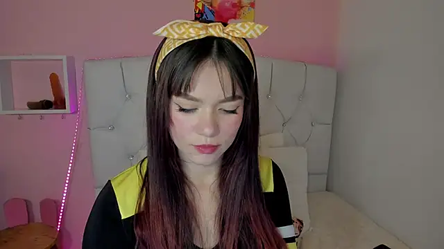 Snapshot of 18candys chatting on January 2025 11:24:01 PM 18candys online show from January 2025 11:24:01 PM