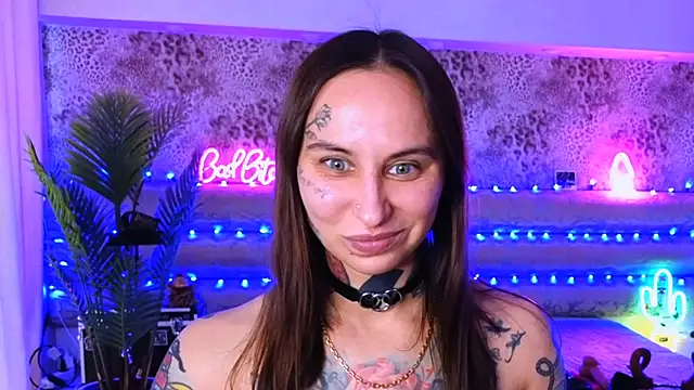 Cool Freak  online show from February 2025 09:47:02 AM