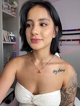 Snapshot of Ale_Lewis chatting on December 2024 09:41:01 PM Ale Lewis online show from December 2024 09:41:01 PM