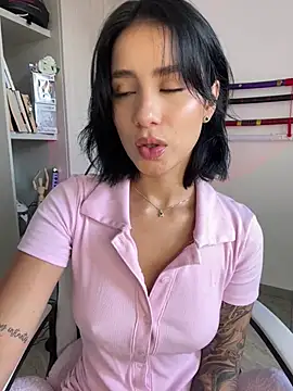 Snapshot of Ale_Lewis chatting on January 2025 08:22:01 PM Ale Lewis online show from January 2025 08:22:01 PM