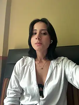 Snapshot of Ale_Lewis chatting on February 2025 09:15:02 PM Ale Lewis online show from February 2025 09:15:02 PM