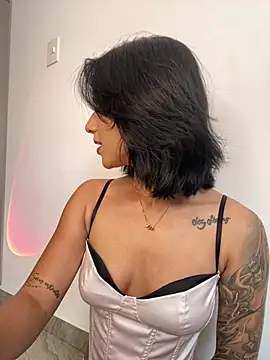 Snapshot of Ale_Lewis chatting on February 2025 03:27:02 PM Ale Lewis online show from February 2025 03:27:02 PM