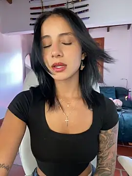 Snapshot of Ale_Lewis chatting on September 2025 09:08:02 PM Ale Lewis online show from September 2025 09:08:02 PM