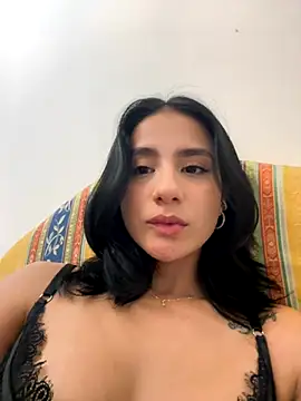 Ale Lewis online show from November 2025 06:07:02 PM