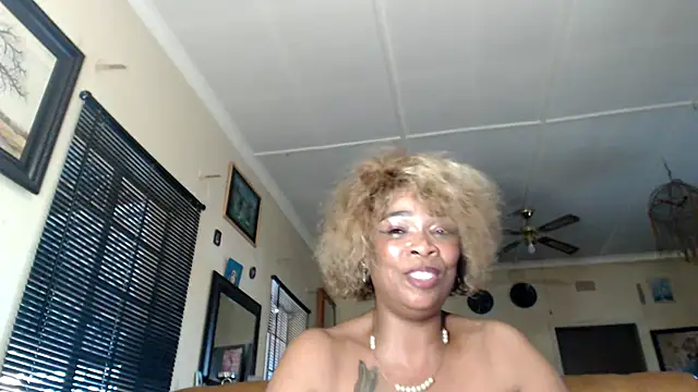 Snapshot of Gucci_Bx chatting on April 2026 02:59:02 PM Gucci Bx online show from April 2026 02:59:02 PM
