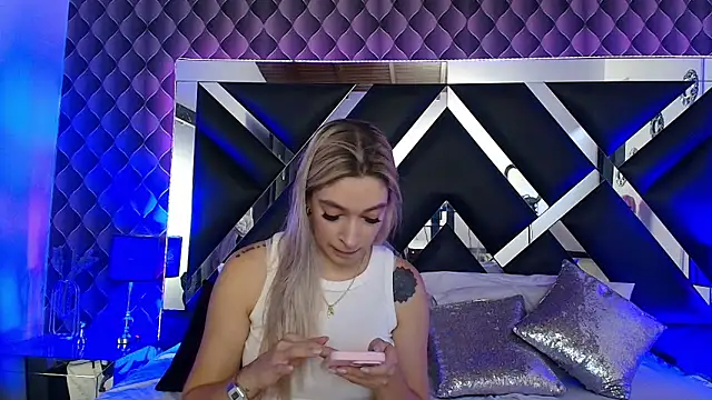 victoriaa lee  online show from November 2025 07:36:03 PM