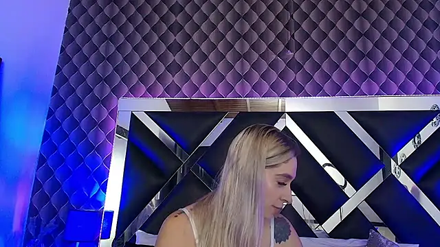 victoriaa lee  online show from November 2025 07:02:02 PM