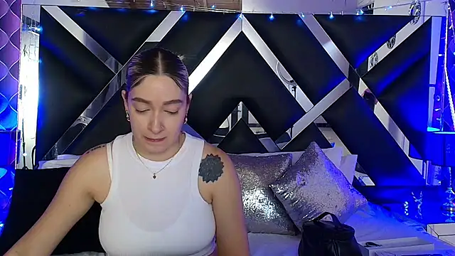 Snapshot of victoriaa_lee_ chatting on May 2026 07:11:01 PM victoriaa lee online show from May 2026 07:11:01 PM