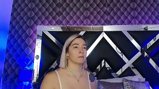 Snapshot of victoriaa_lee_ chatting on May 2026 07:30:02 PM victoriaa lee online show from May 2026 07:30:02 PM