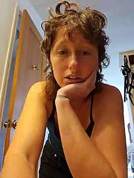 mossy kiss online show from February 2025 05:33:01 PM