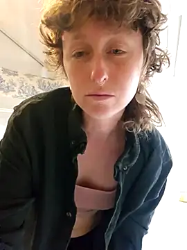 mossy kiss online show from March 2025 03:38:02 PM