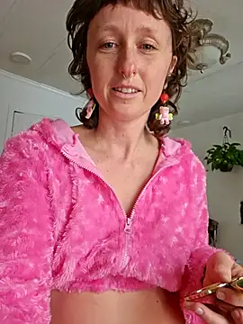 mossy kiss online show from January 2026 07:11:01 PM