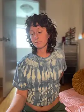 mossy kiss online show from April 2026 07:00:01 PM