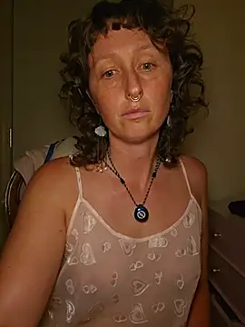 Snapshot of mossy_kiss chatting on July 2026 01:10:02 AM mossy kiss online show from July 2026 01:10:02 AM