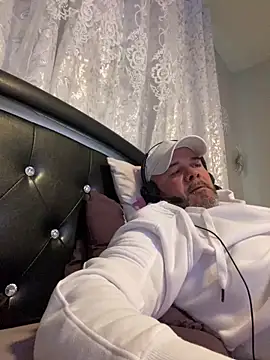 Cristian-Brayan online show from April 2026 03:53:01 PM