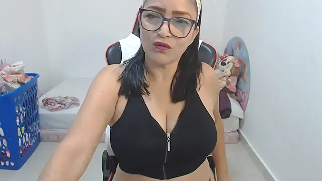 Valentina lara01 online show from February 2026 05:00:02 AM