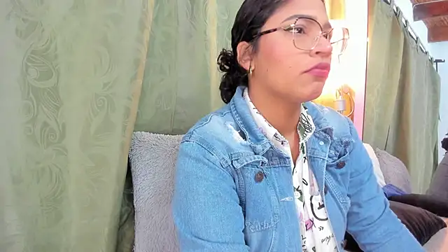 Snapshot of iriss_25 chatting on March 2025 12:01:02 PM iriss 25 online show from March 2025 12:01:02 PM