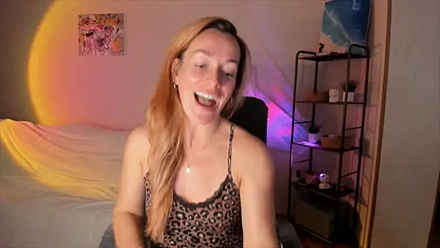 RebeccaMartinez online show from October 2025 11:44:01 AM