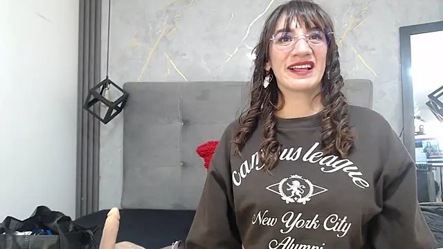 Snapshot of JessiDovee chatting on July 2026 08:03:01 PM JessiDovee online show from July 2026 08:03:01 PM