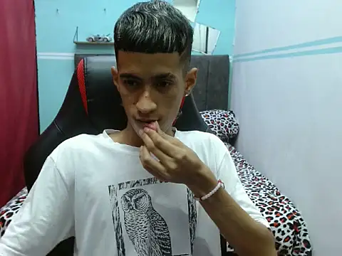 Angelstripboy online show from October 2025 10:07:02 PM