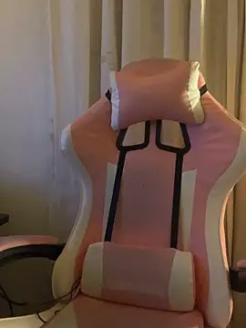 Snapshot of LittleBabyCat22 chatting on November 2025 04:35:01 AM LittleBabyCat22 online show from November 2025 04:35:01 AM