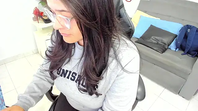 Snapshot of BellaFlaming chatting on February 2025 02:59:02 PM BellaFlaming online show from February 2025 02:59:02 PM