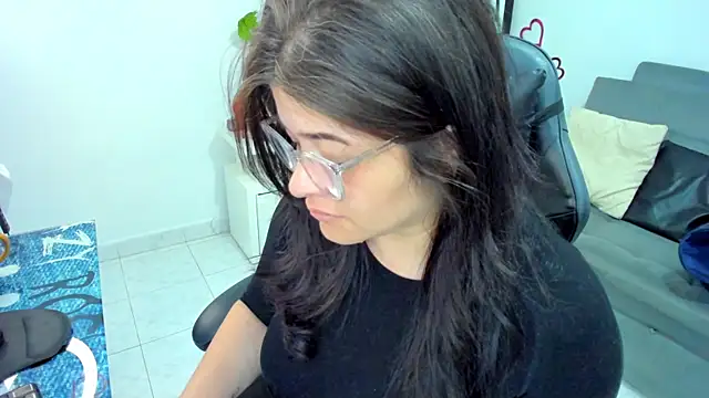 Snapshot of BellaFlaming chatting on February 2025 09:58:02 AM BellaFlaming online show from February 2025 09:58:02 AM