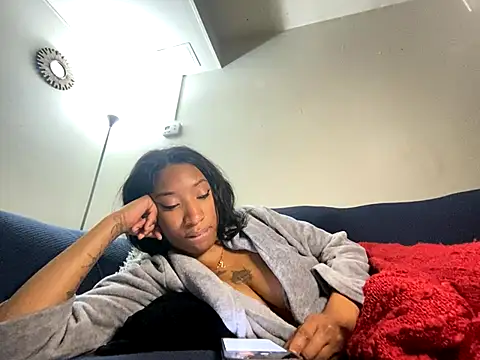 Iceblanca online show from November 2025 08:25:02 AM