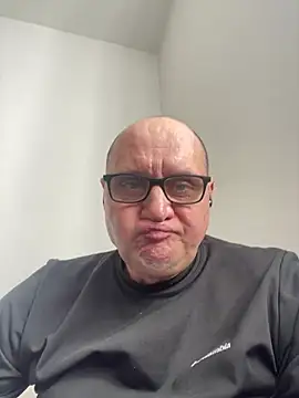 Snapshot of vanjbi45 chatting on February 2025 10:54:01 AM vanjbi45 online show from February 2025 10:54:01 AM