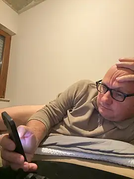 Snapshot of vanjbi45 chatting on October 2025 05:10:02 AM vanjbi45 online show from October 2025 05:10:02 AM