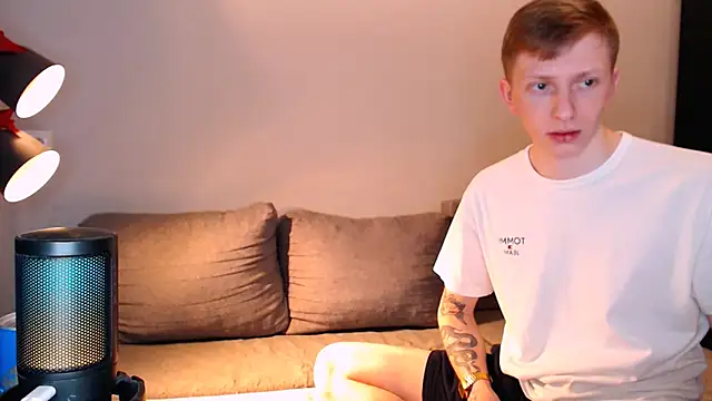 juliaanddima online show from November 2025 09:42:02 AM