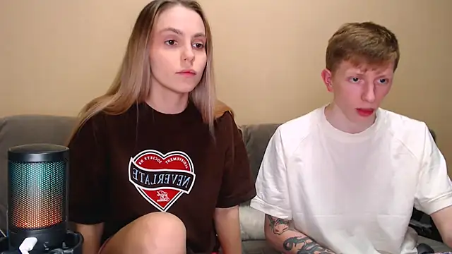 juliaanddima online show from February 2026 11:12:02 PM